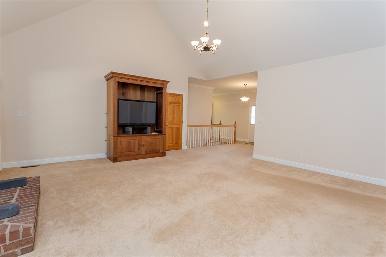 2683 Highway 30 Decatur, TN 37322 - Photo 20 of 47 a view of a livingroom with a chandelier