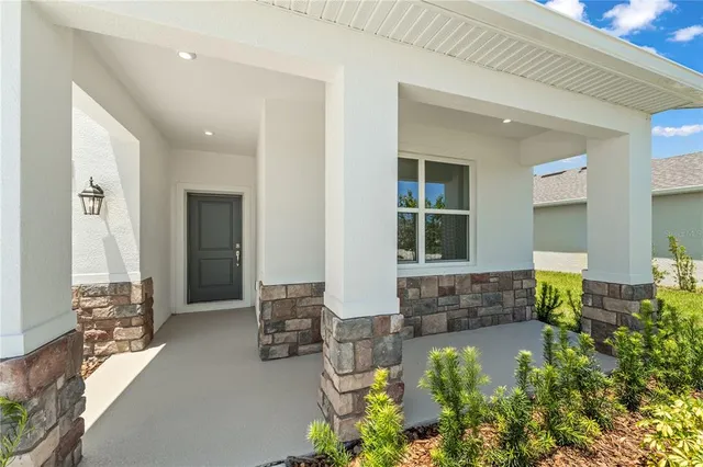 $398,990 | 1748 Blue Lagoon Circle, Mascotte, FL 34753