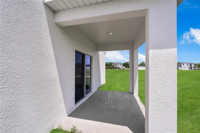 $398,990 | 1748 Blue Lagoon Circle, Mascotte, FL 34753