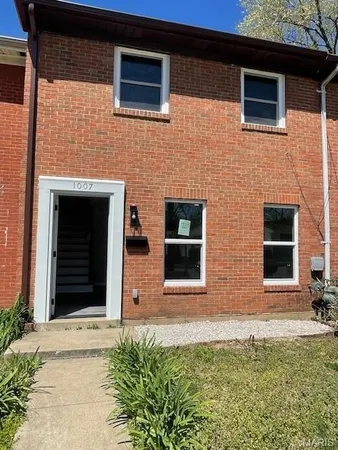 $1,425 | Undisclosed Address, St. Charles, MO 63301