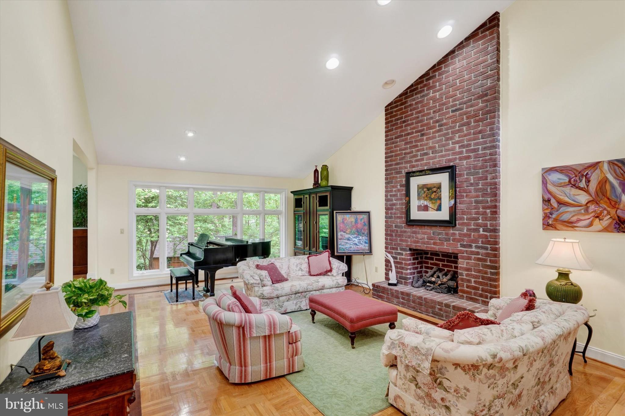 180 Hickory Road Carlisle, PA 17015 - Photo 8 of 69 Gallery Image 8