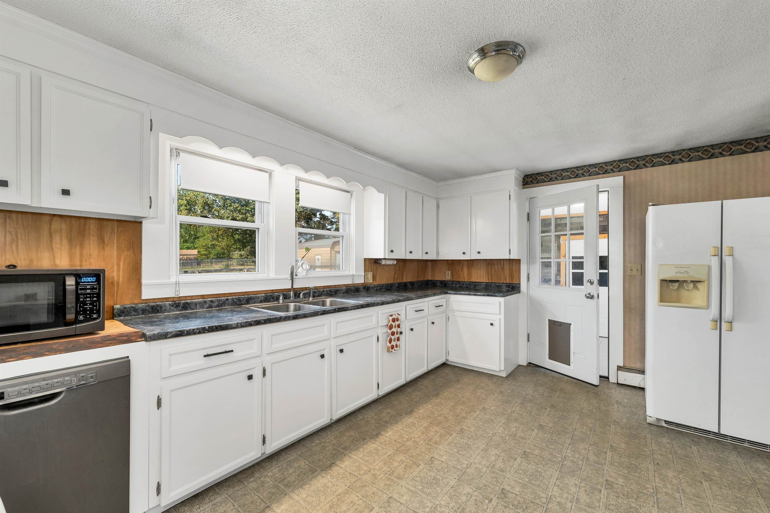 9 Hunt Avenue Franklin, NH 03235 - Photo 5 of 34