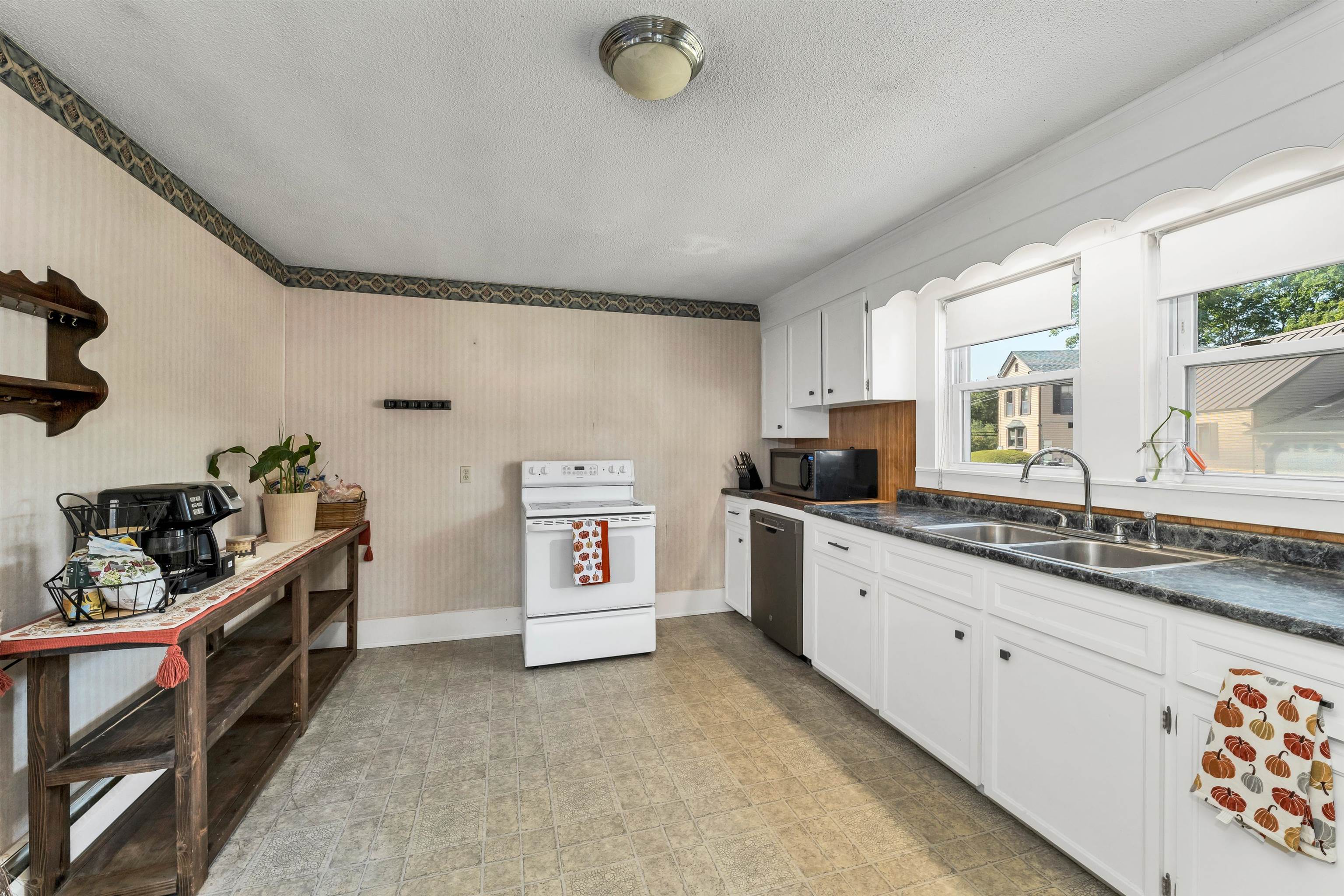 9 Hunt Avenue Franklin, NH 03235 - Photo 6 of 34