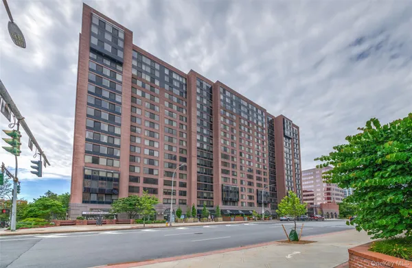 $2,850 | 4 Martine Avenue, Unit 707, White Plains, NY 10606