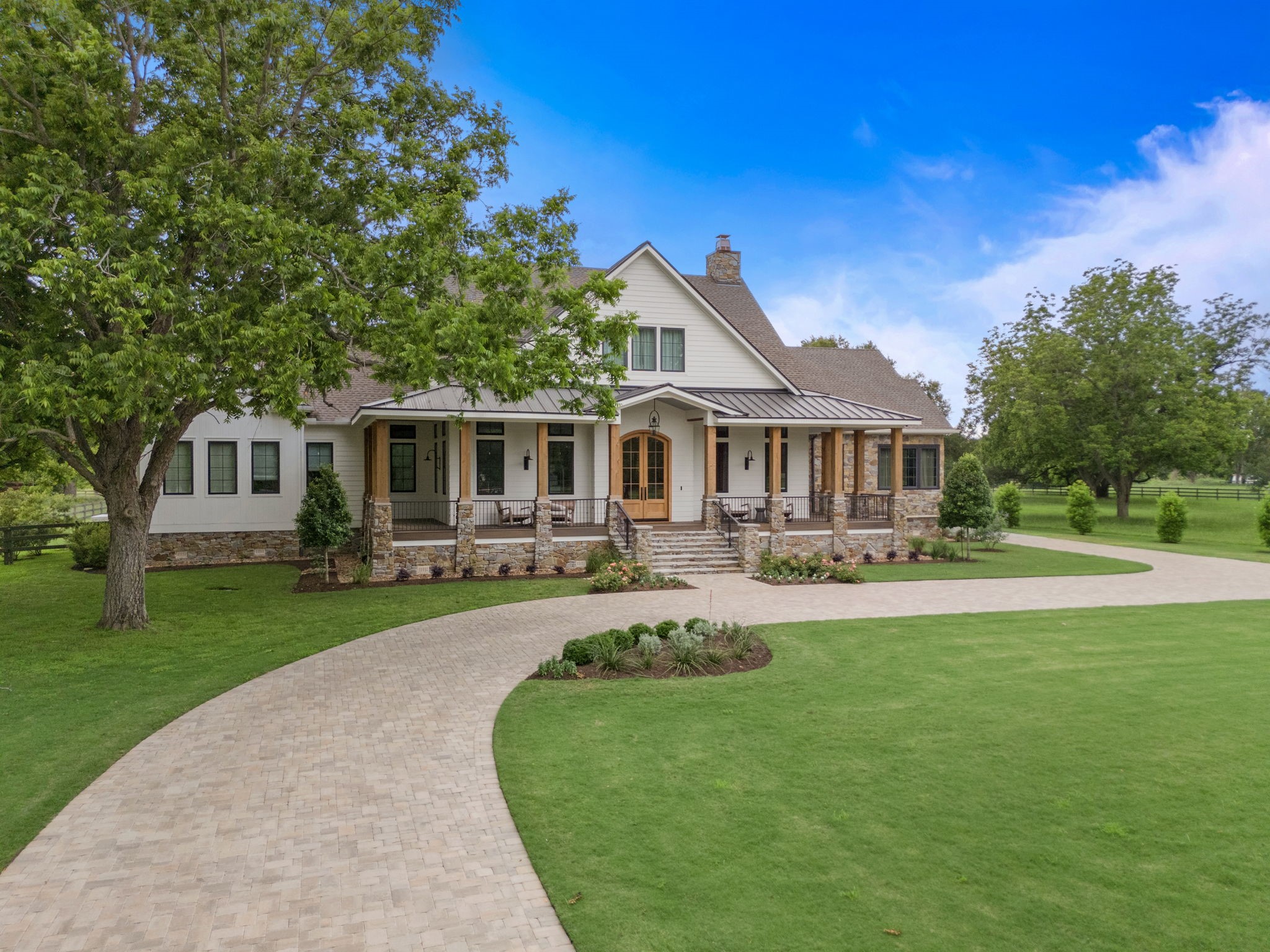 5511 Fulbrook Road Fulshear, TX 77441 - Photo 2 of 50 This like new home was custom built by Mike Pelletier with Fairmont Custom Homes.
