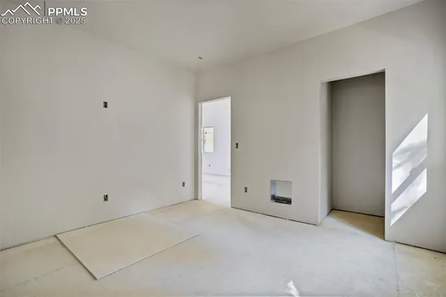 a view of entryway and hall