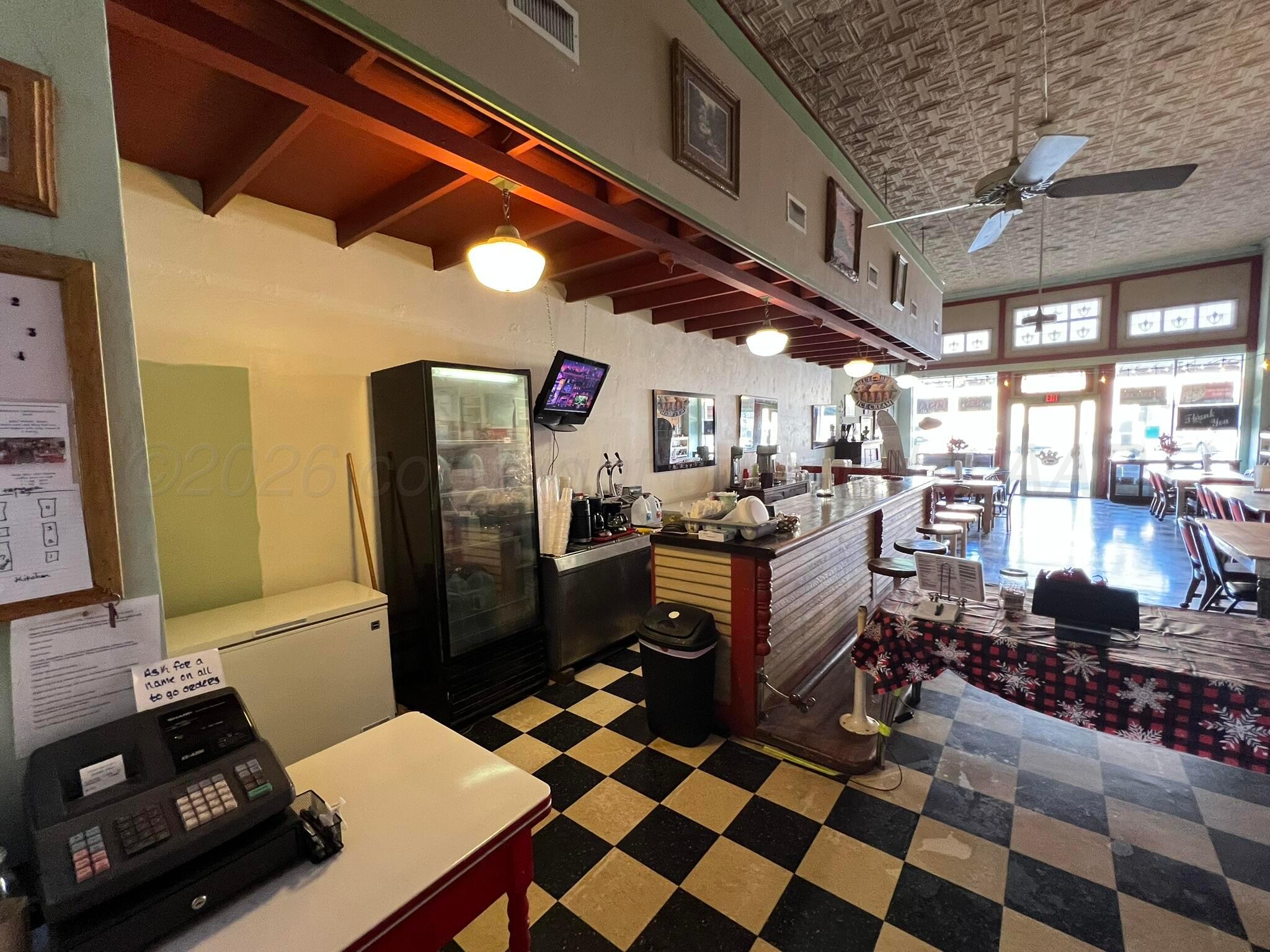 109 North Main Street Crowell, TX 79227 - Photo 12 of 40 IMG_0445