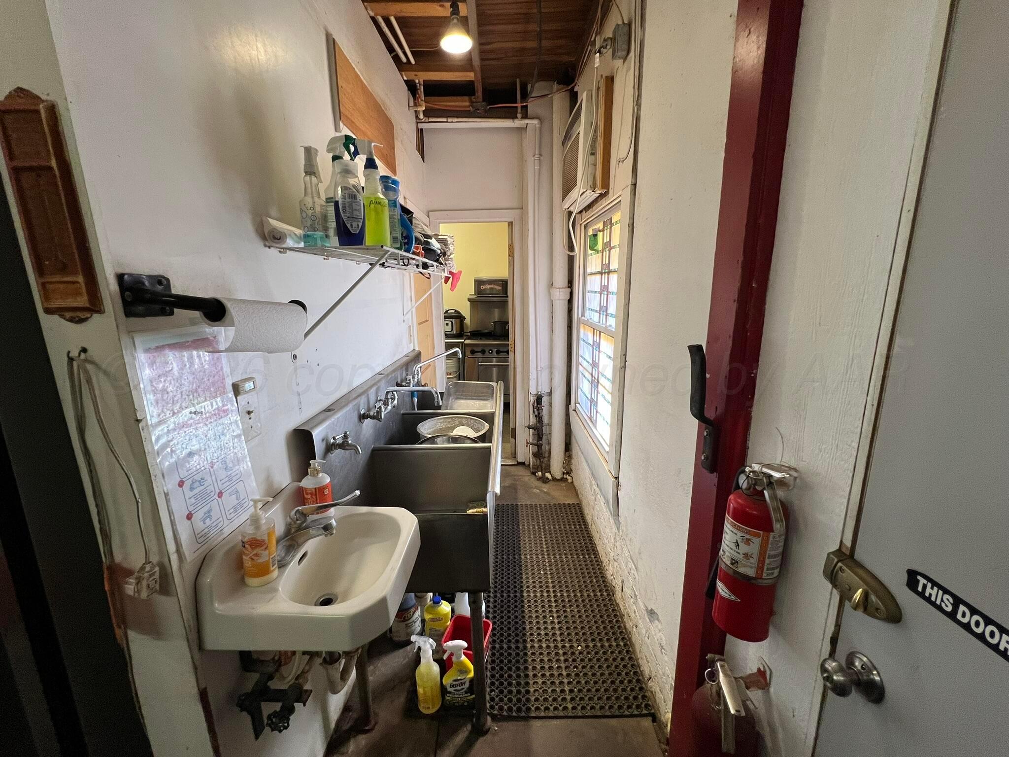 109 North Main Street Crowell, TX 79227 - Photo 18 of 40 IMG_0449