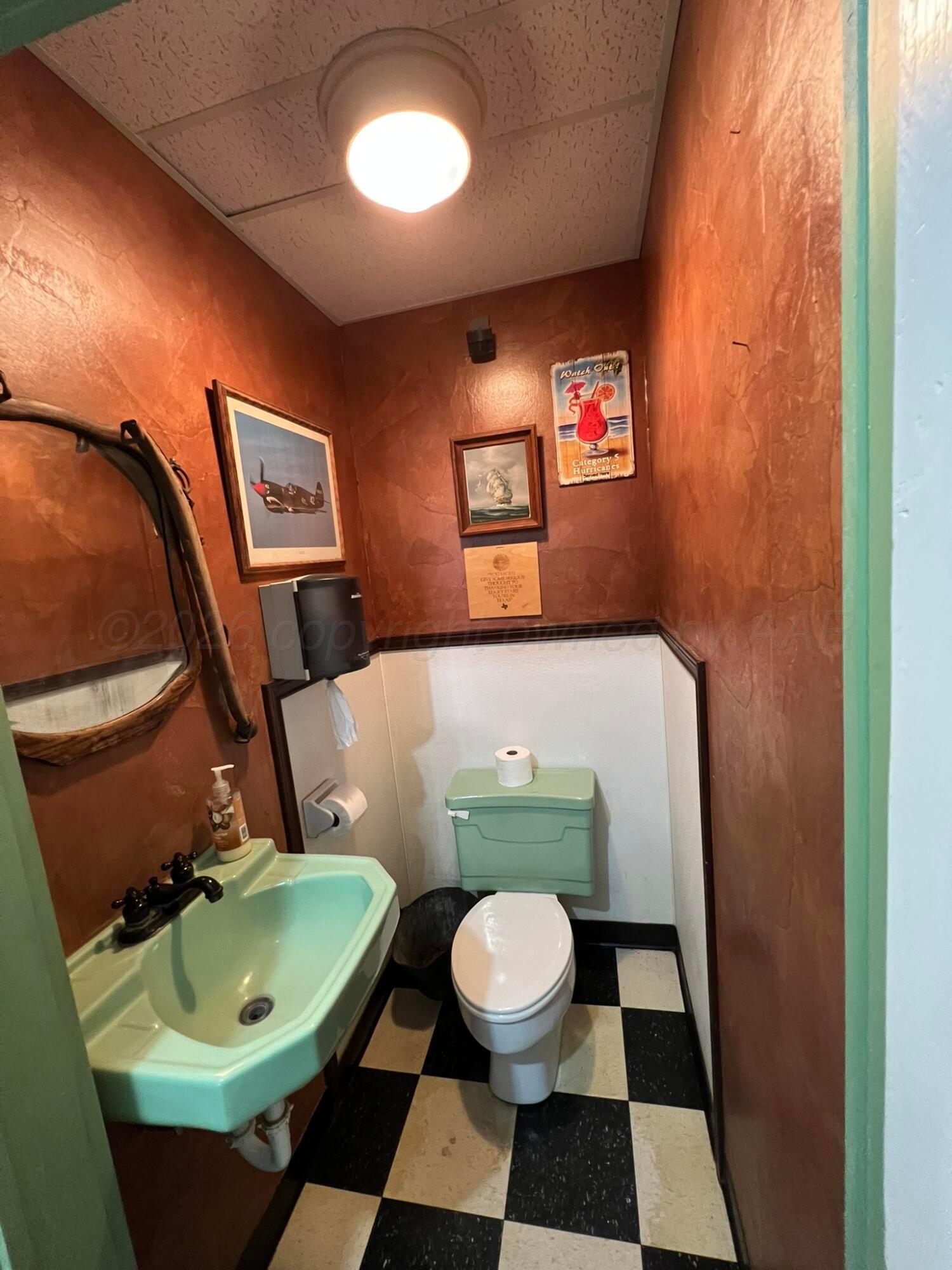 109 North Main Street Crowell, TX 79227 - Photo 21 of 40 IMG_0455