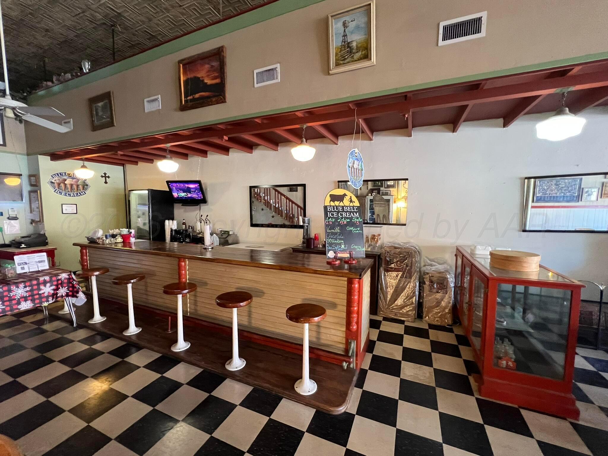 109 North Main Street Crowell, TX 79227 - Photo 9 of 40 IMG_0442