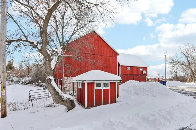 $650,000 | 6273 Pleasant Hill Drive, Trenton, WI 53095