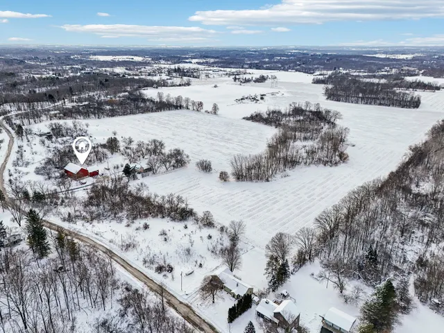 $650,000 | 6273 Pleasant Hill Drive, Trenton, WI 53095