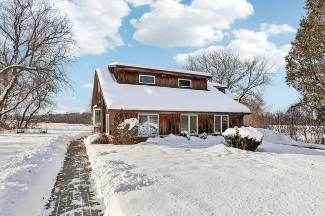 $650,000 | 6273 Pleasant Hill Drive, Trenton, WI 53095