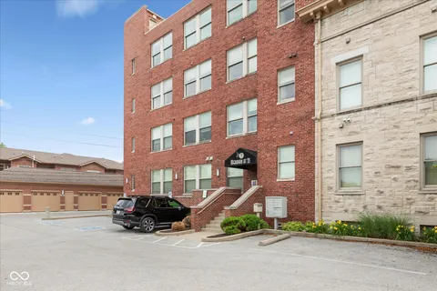 $285,000 | 2105 North Meridian Street, Unit 203, Indianapolis, IN 46202