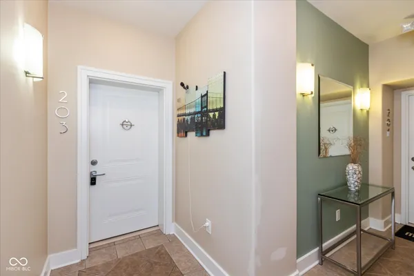 $285,000 | 2105 North Meridian Street, Unit 203, Indianapolis, IN 46202
