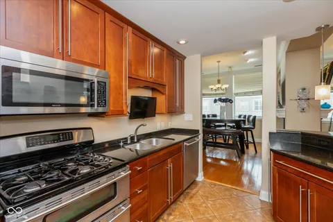 $285,000 | 2105 North Meridian Street, Unit 203, Indianapolis, IN 46202