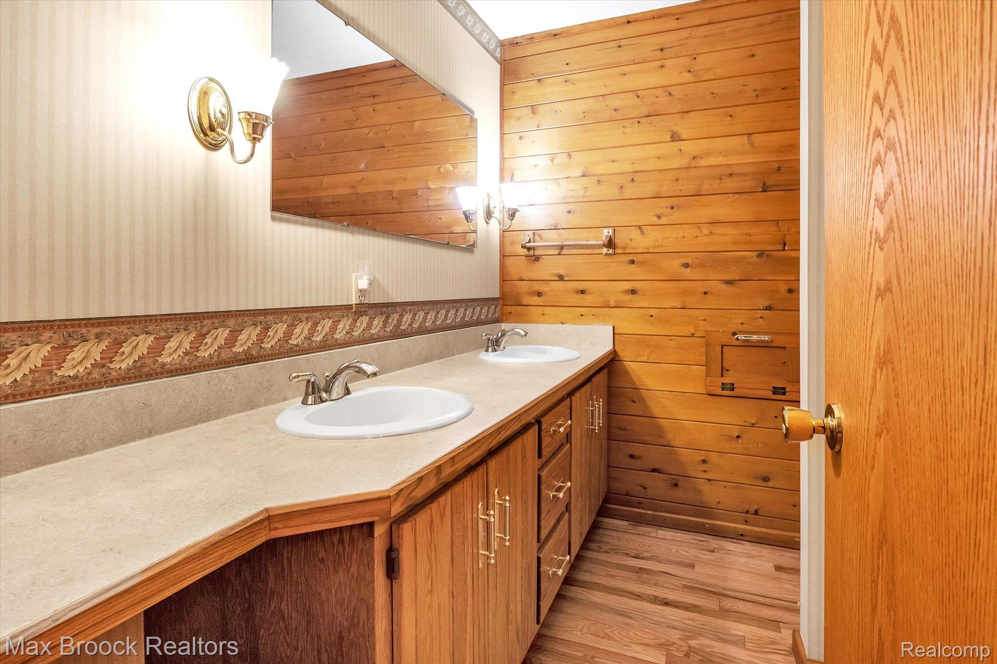 3591 Hunt Road Adrian, MI 49221 - Photo 17 of 43 Main hall bath with double sinks.