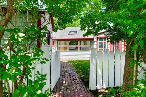 $1,075,000 | 21 Butler Avenue, Oak Bluffs, MA 02557