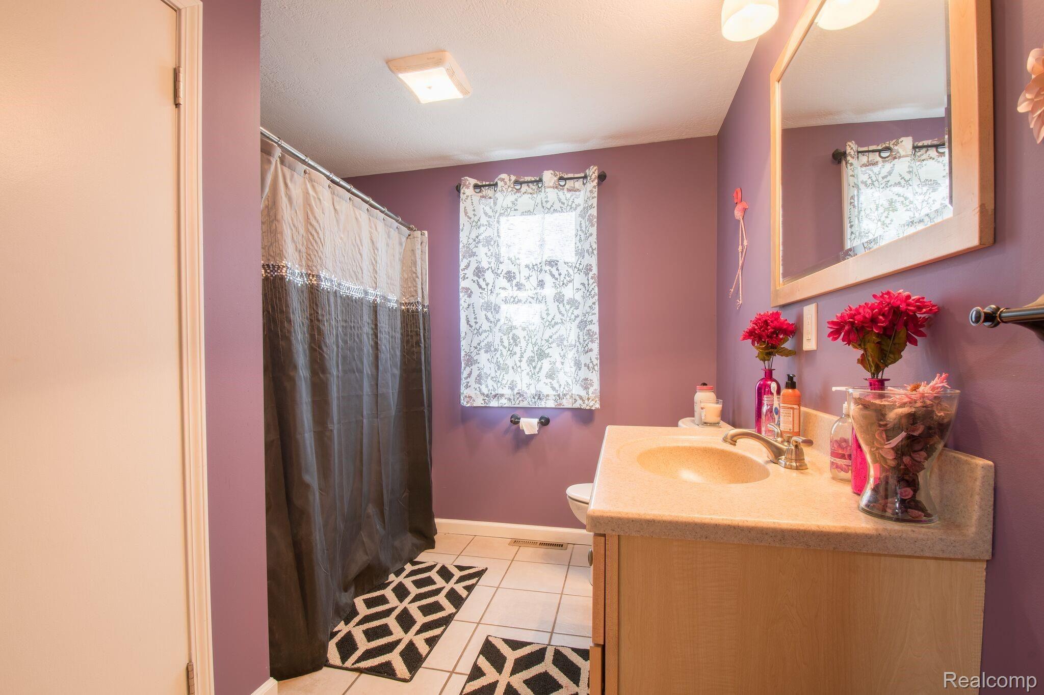 2506 Holt Road Williamston, MI 48895 - Photo 12 of 26 sesDhT8w.jpeg