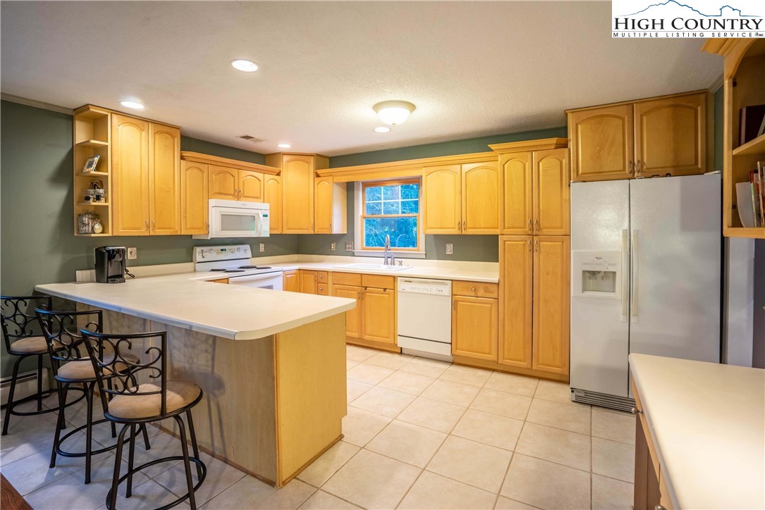 208 Rhododendron Lane Boone, NC 28607 - Photo 8 of 23 Gallery Image 8