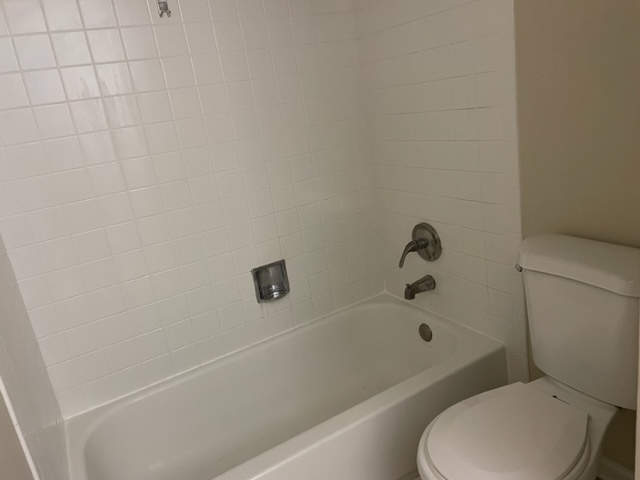 1091 Rodenburg Road, Unit 203 Roselle, IL 60172 - Photo 9 of 11 Gallery Image 9