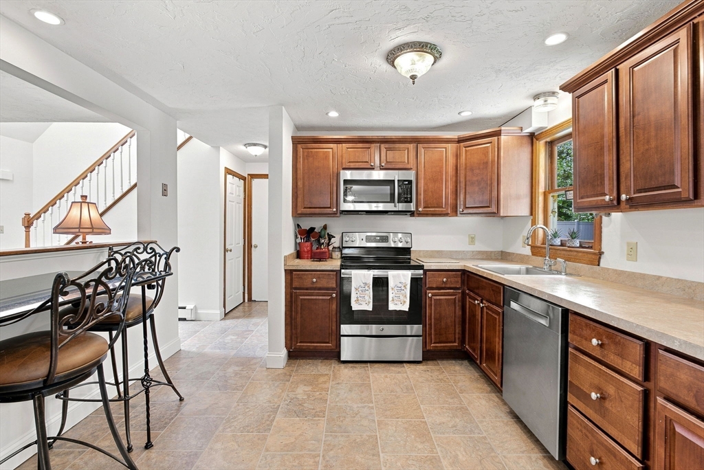 25 Mockingbird Lane Maynard, MA 01754 - Photo 9 of 31