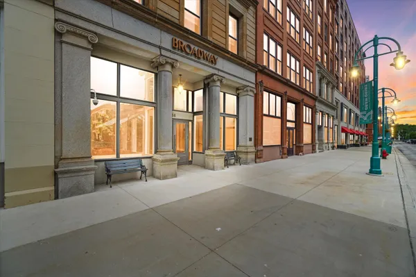 $425,000 | 234 North Broadway, Unit 310, Milwaukee, WI 53202