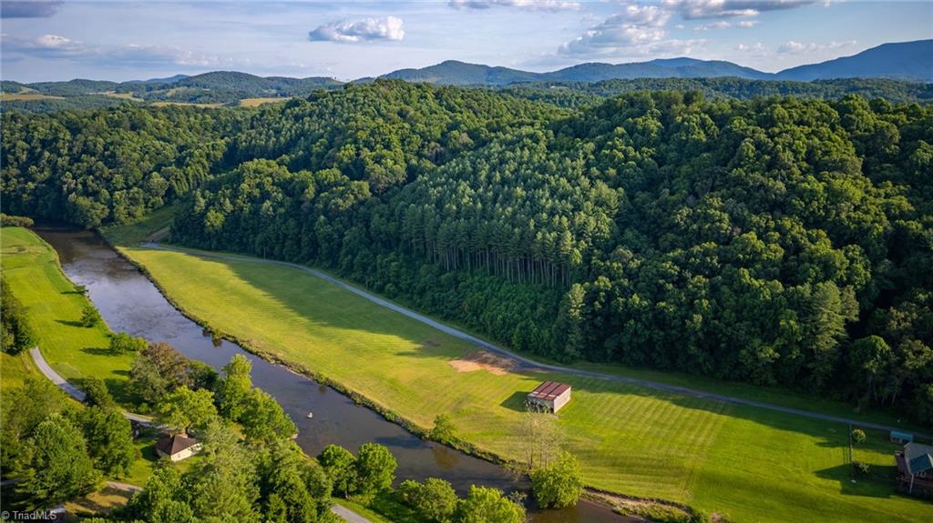 39.414 ACRES ALONG THE NEW RIVER