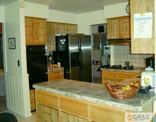 27 Norton Road Monmouth Junction, NJ 08852 - Photo 2 of 8 Gallery Image 2