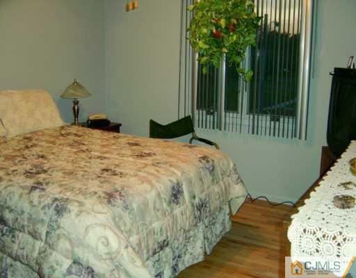 27 Norton Road Monmouth Junction, NJ 08852 - Photo 6 of 8 Gallery Image 6