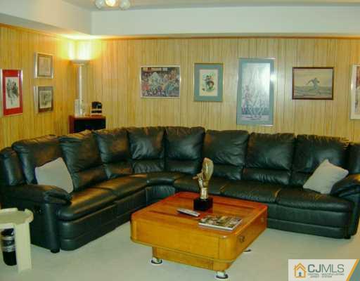 27 Norton Road Monmouth Junction, NJ 08852 - Photo 7 of 8 Gallery Image 7
