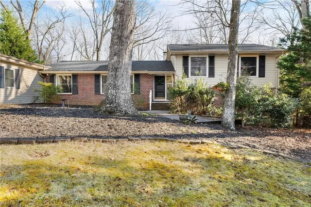 $499,000 | 825 Northwest Beverly Drive, Gainesville, GA 30501