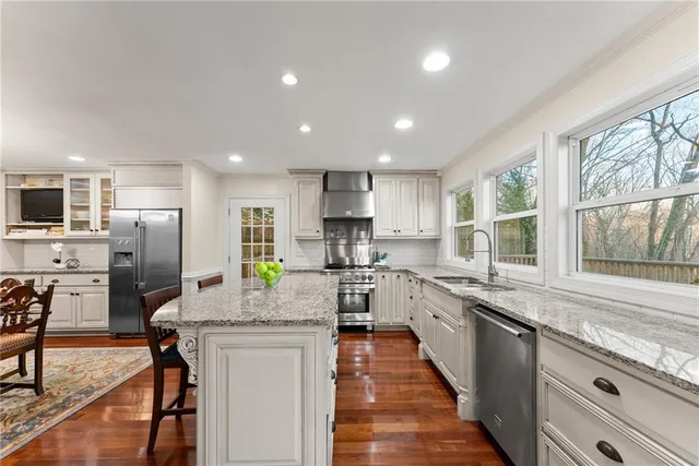 $499,000 | 825 Northwest Beverly Drive, Gainesville, GA 30501