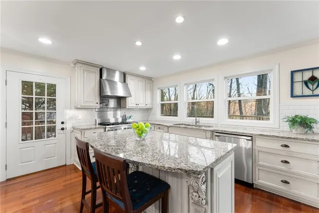 $499,000 | 825 Northwest Beverly Drive, Gainesville, GA 30501