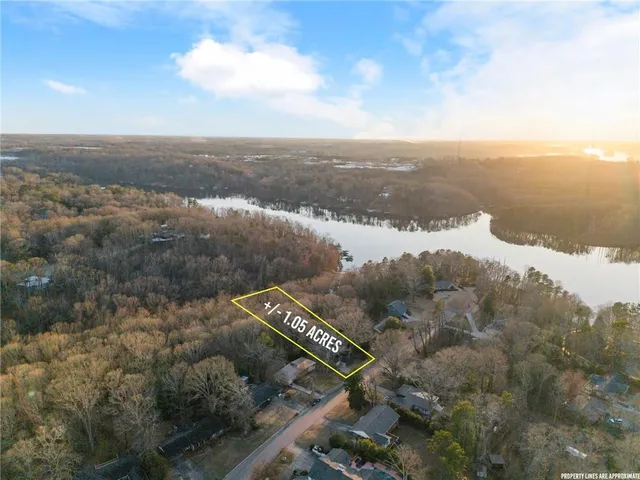 $499,000 | 825 Northwest Beverly Drive, Gainesville, GA 30501