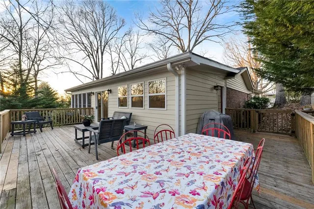 $499,000 | 825 Northwest Beverly Drive, Gainesville, GA 30501