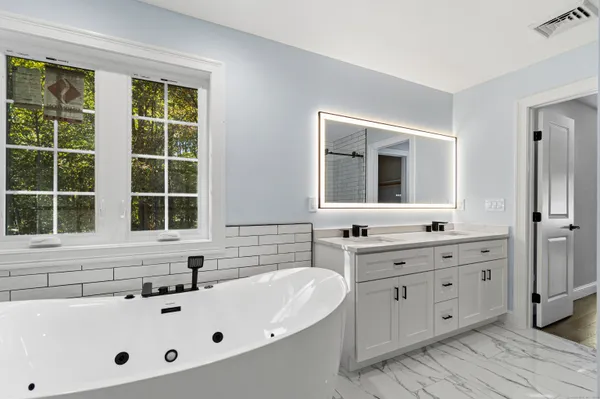 $1,099,750 | 147 Blue Hills Drive, Guilford, CT 06437