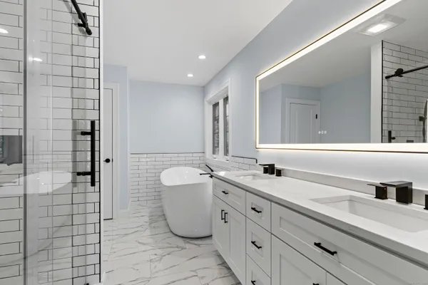 $1,099,750 | 147 Blue Hills Drive, Guilford, CT 06437