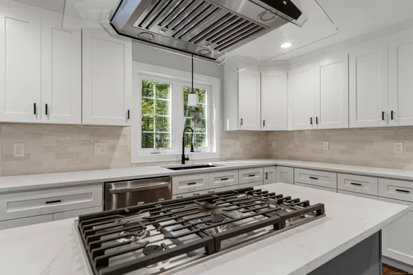 $1,099,750 | 147 Blue Hills Drive, Guilford, CT 06437