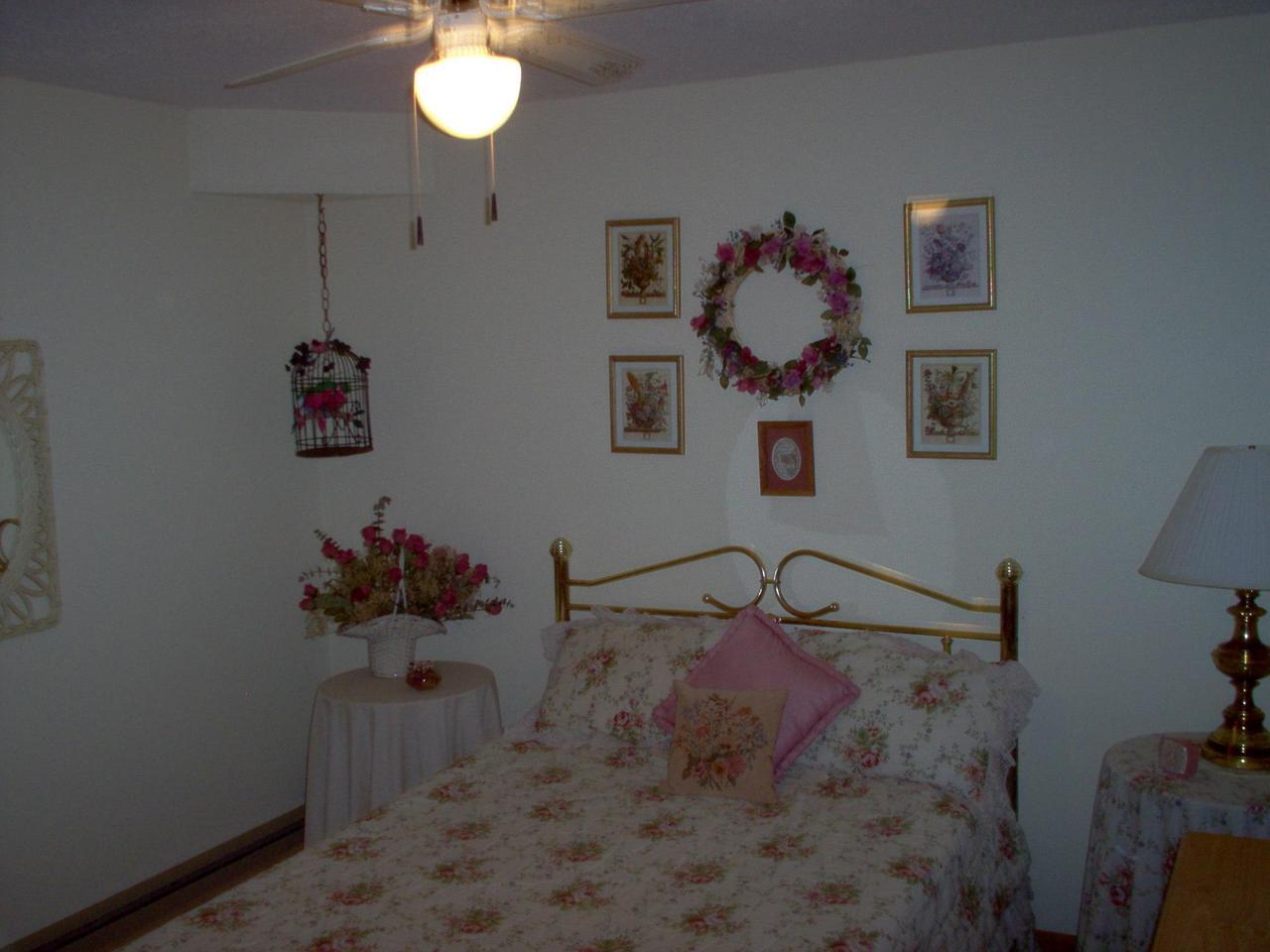 Edinburg Bushkill, PA 18324 - Photo 4 of 8 Bed room