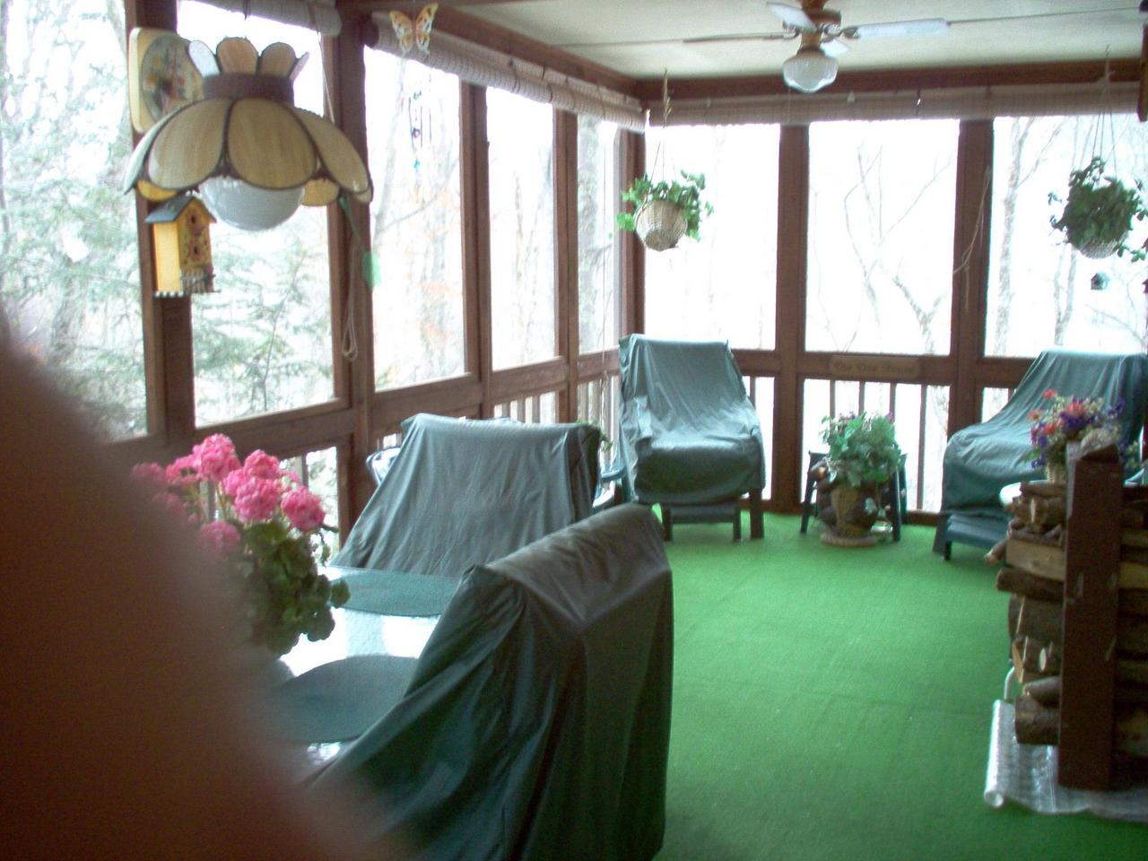 Edinburg Bushkill, PA 18324 - Photo 6 of 8 Screened in Porch