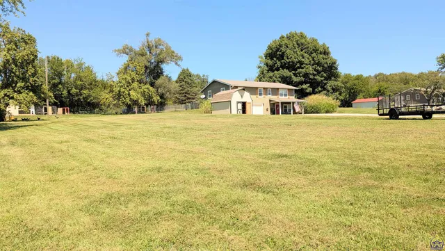$297,000 | 11501 Highway 4, Ozawkie, KS 66070
