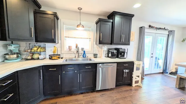 $302,900 | 11501 Highway 4, Ozawkie, KS 66070