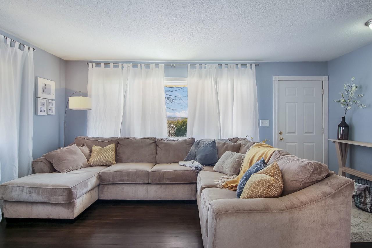 1162 South Pineview Road Suttons Bay, MI 49682 - Photo 4 of 31 1860067-3.JPG