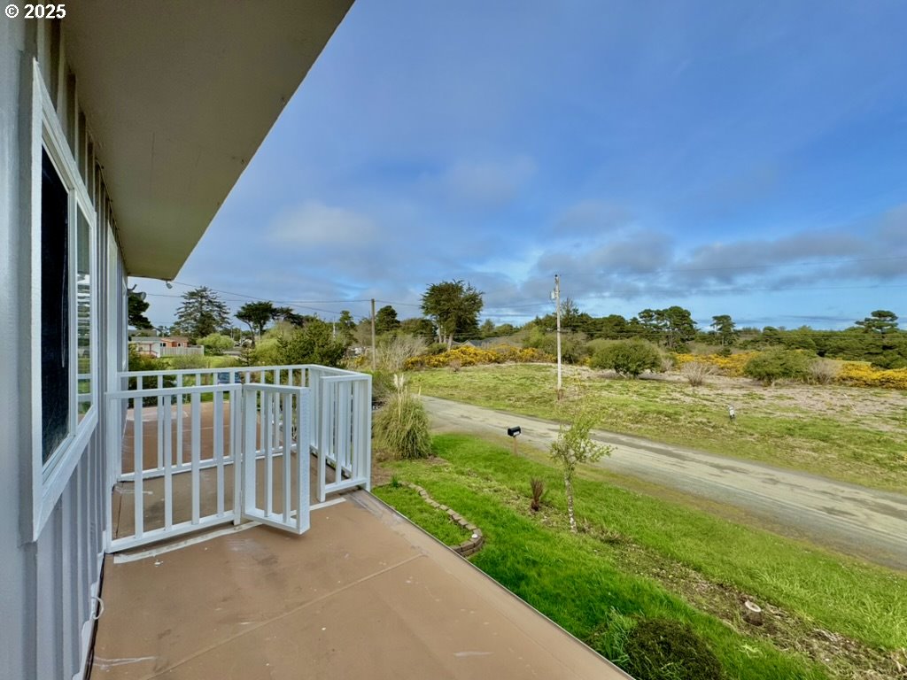 55042 Franklin Road Bandon, OR 97411 - Photo 34 of 42 Gallery Image 34