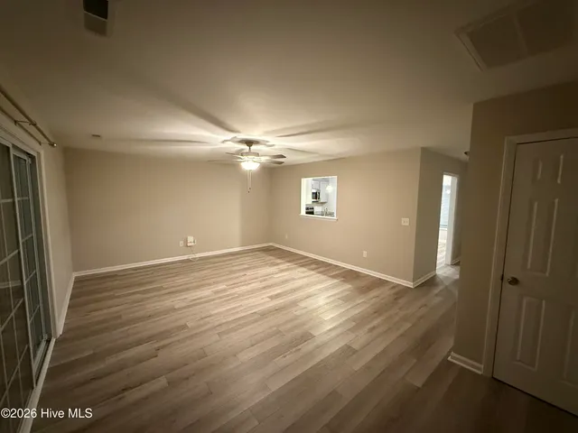 $1,600 | 337 South Pointe Drive, Unit B, Winterville, NC 28590