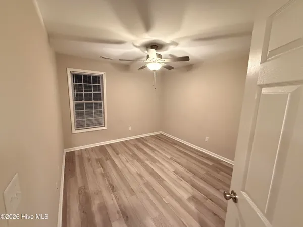 $1,600 | 337 South Pointe Drive, Unit B, Winterville, NC 28590