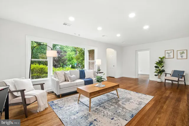 $699,990 | 307 Plymouth Street, Silver Spring, MD 20901