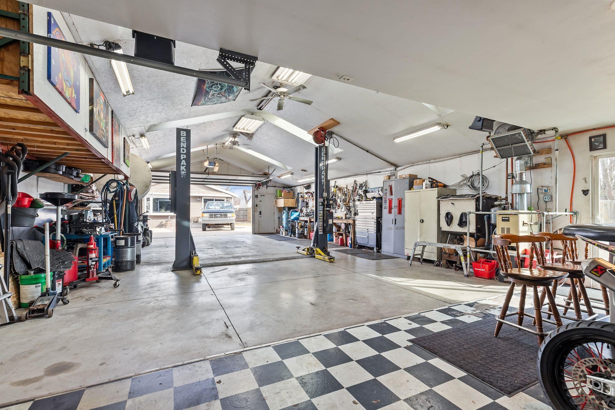 2402 South Madison Street Appleton, WI 54915 - Photo 12 of 36