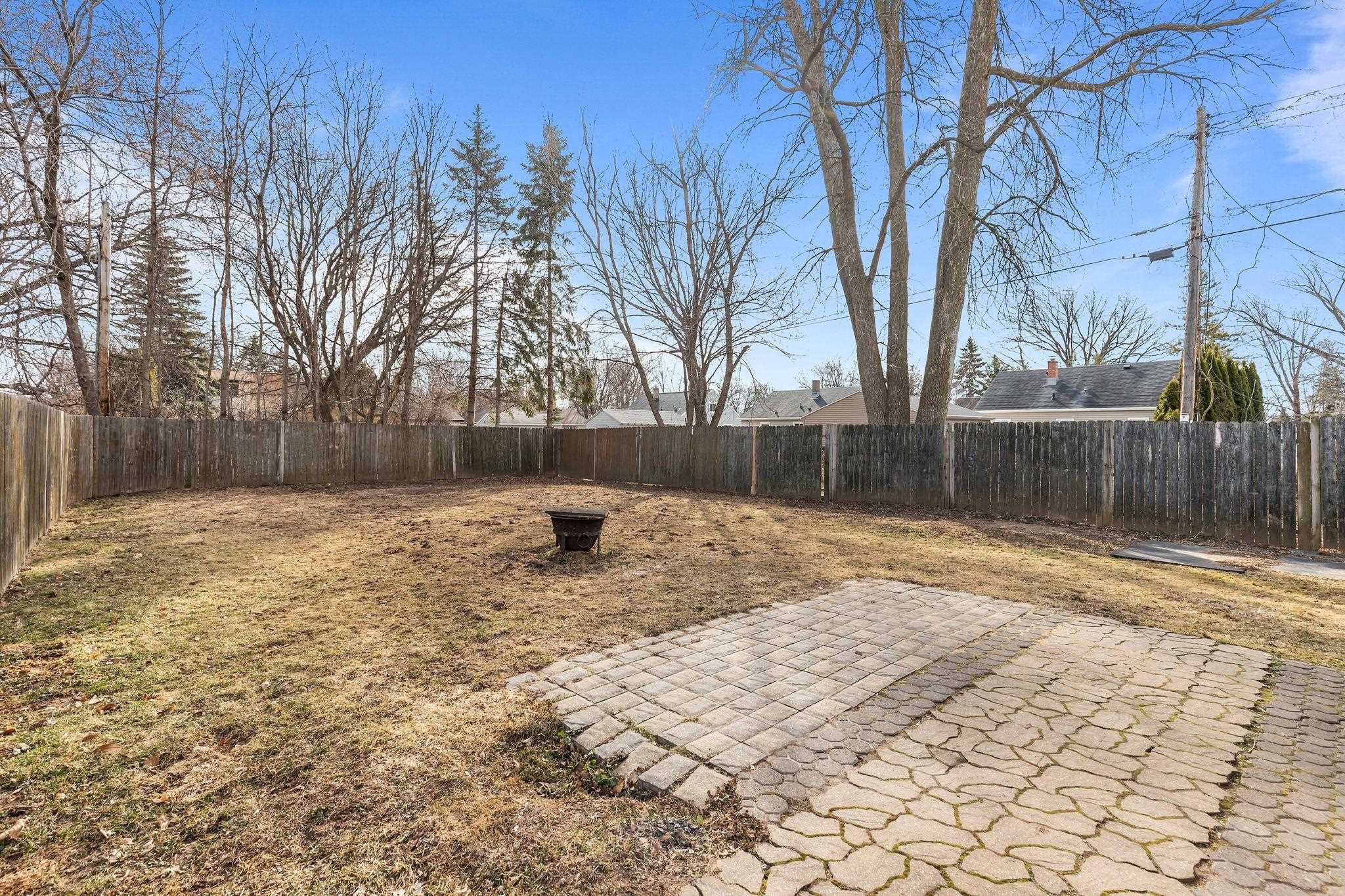 2402 South Madison Street Appleton, WI 54915 - Photo 13 of 36